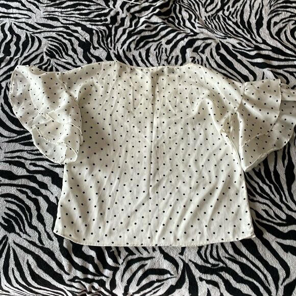 3/$15 H&M flamenco layered ruffle sleeve Polk dot women’s black blouse EUC sz 4 - Picture 1 of 8